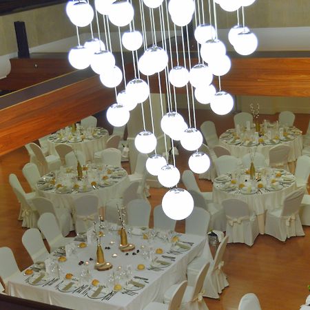 Hotel Fc Infantas De León Zewnętrze zdjęcie