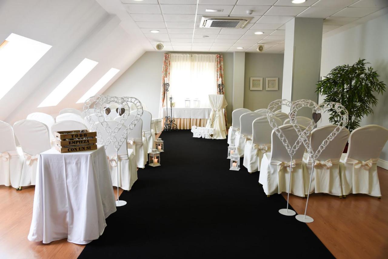 Hotel Fc Infantas De León Zewnętrze zdjęcie