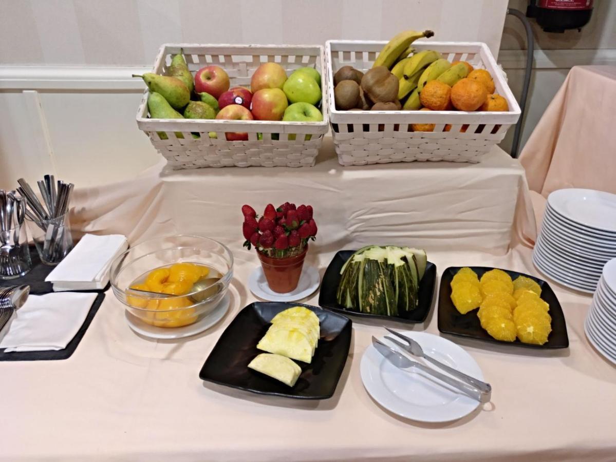 Hotel Fc Infantas De León Zewnętrze zdjęcie