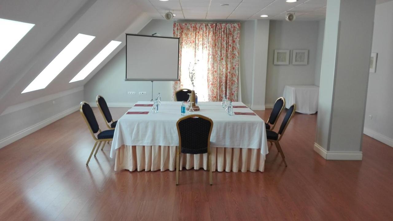 Hotel Fc Infantas De León Zewnętrze zdjęcie