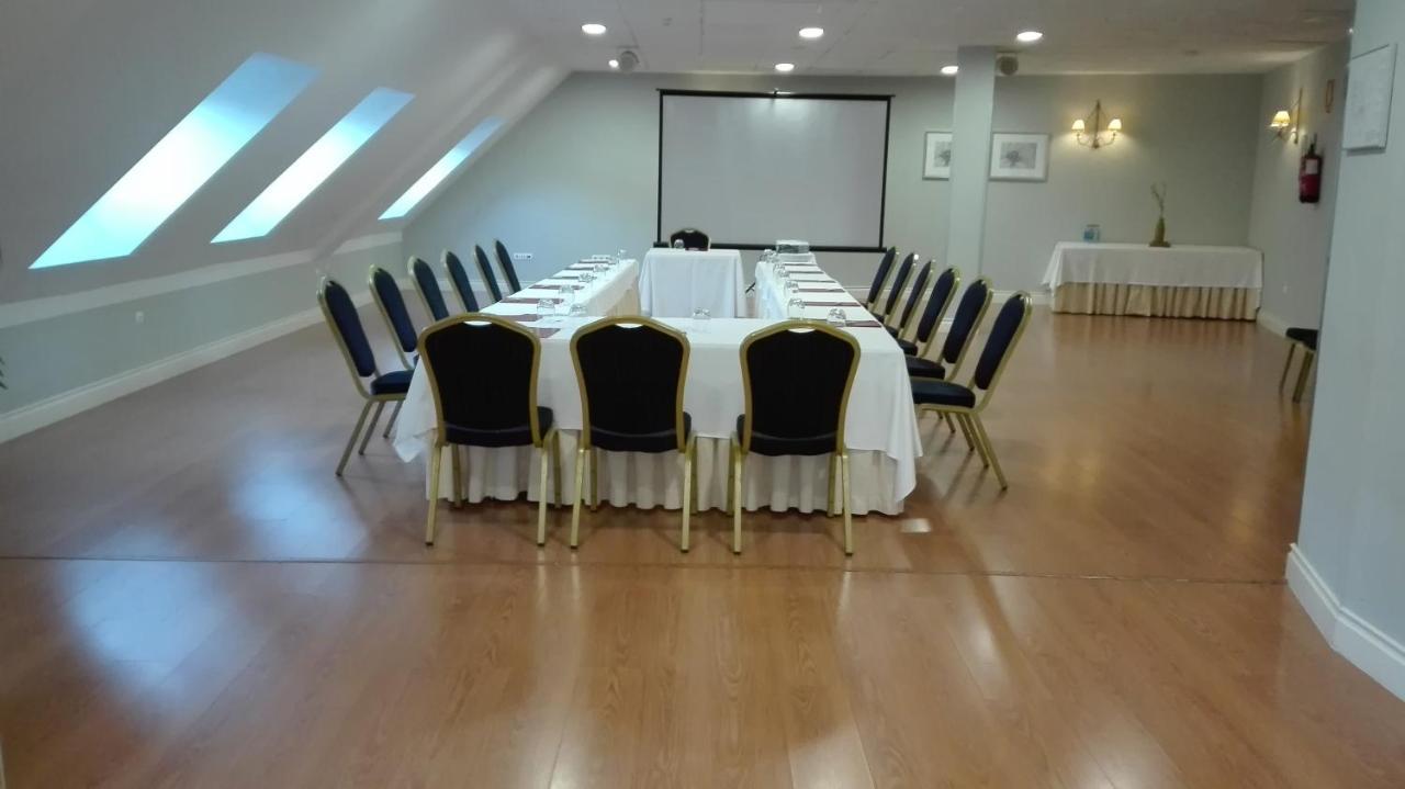 Hotel Fc Infantas De León Zewnętrze zdjęcie