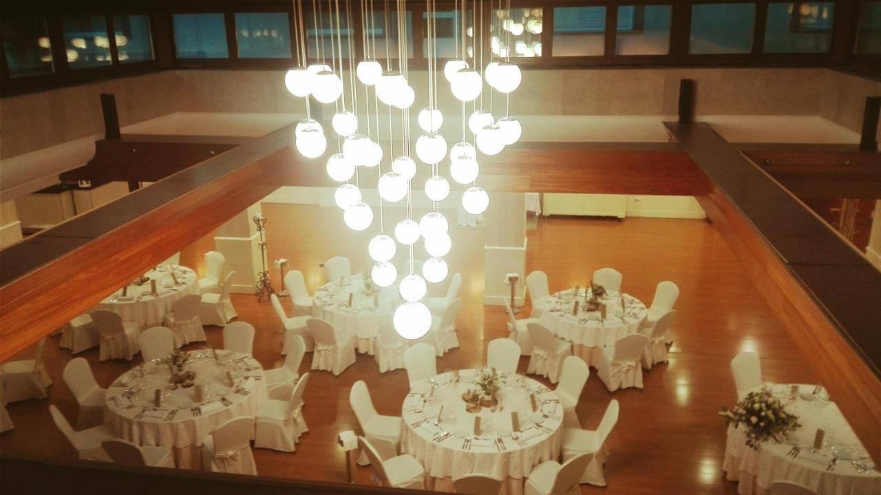Hotel Fc Infantas De León Zewnętrze zdjęcie