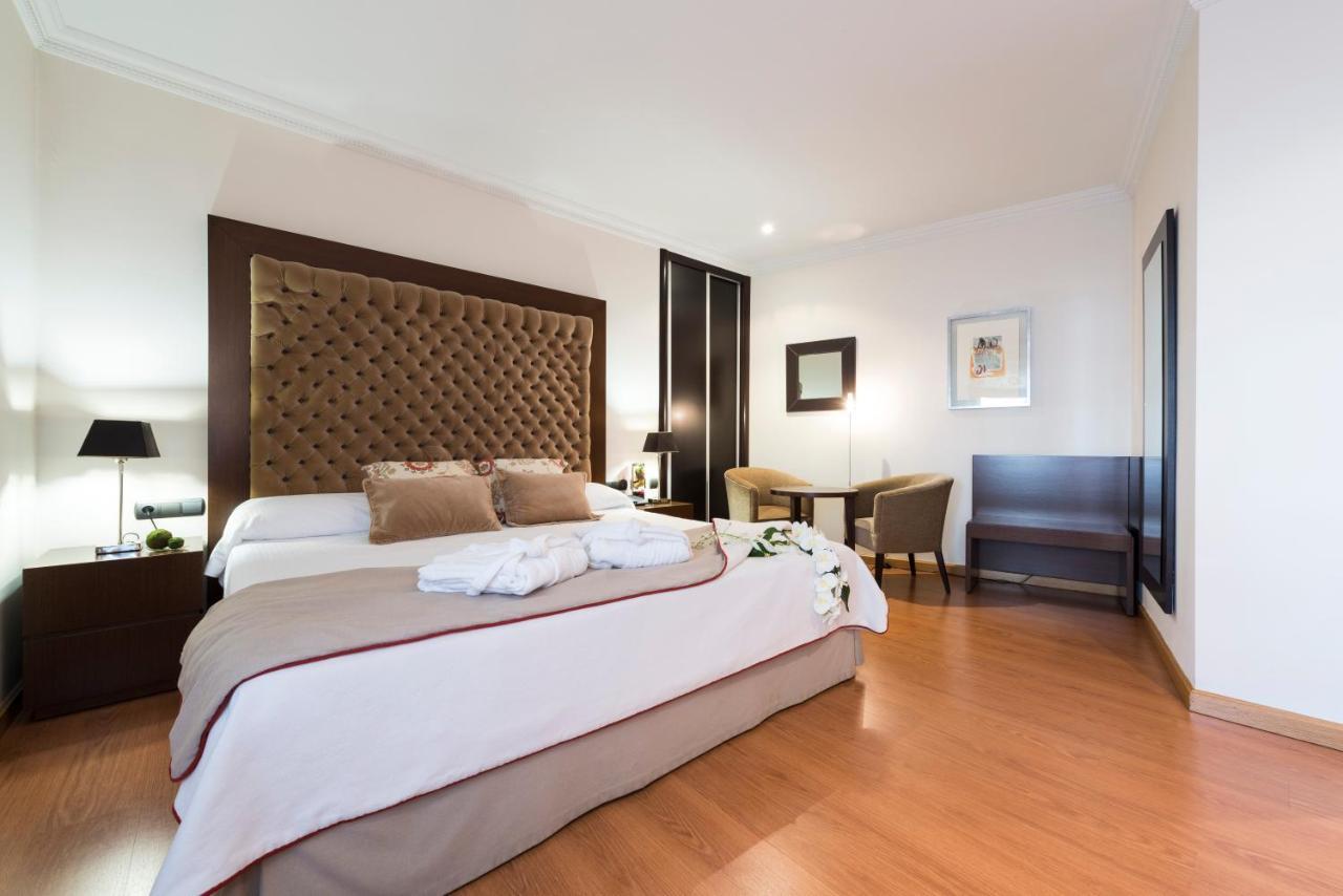Hotel Fc Infantas De León Zewnętrze zdjęcie