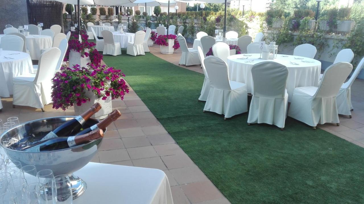 Hotel Fc Infantas De León Zewnętrze zdjęcie