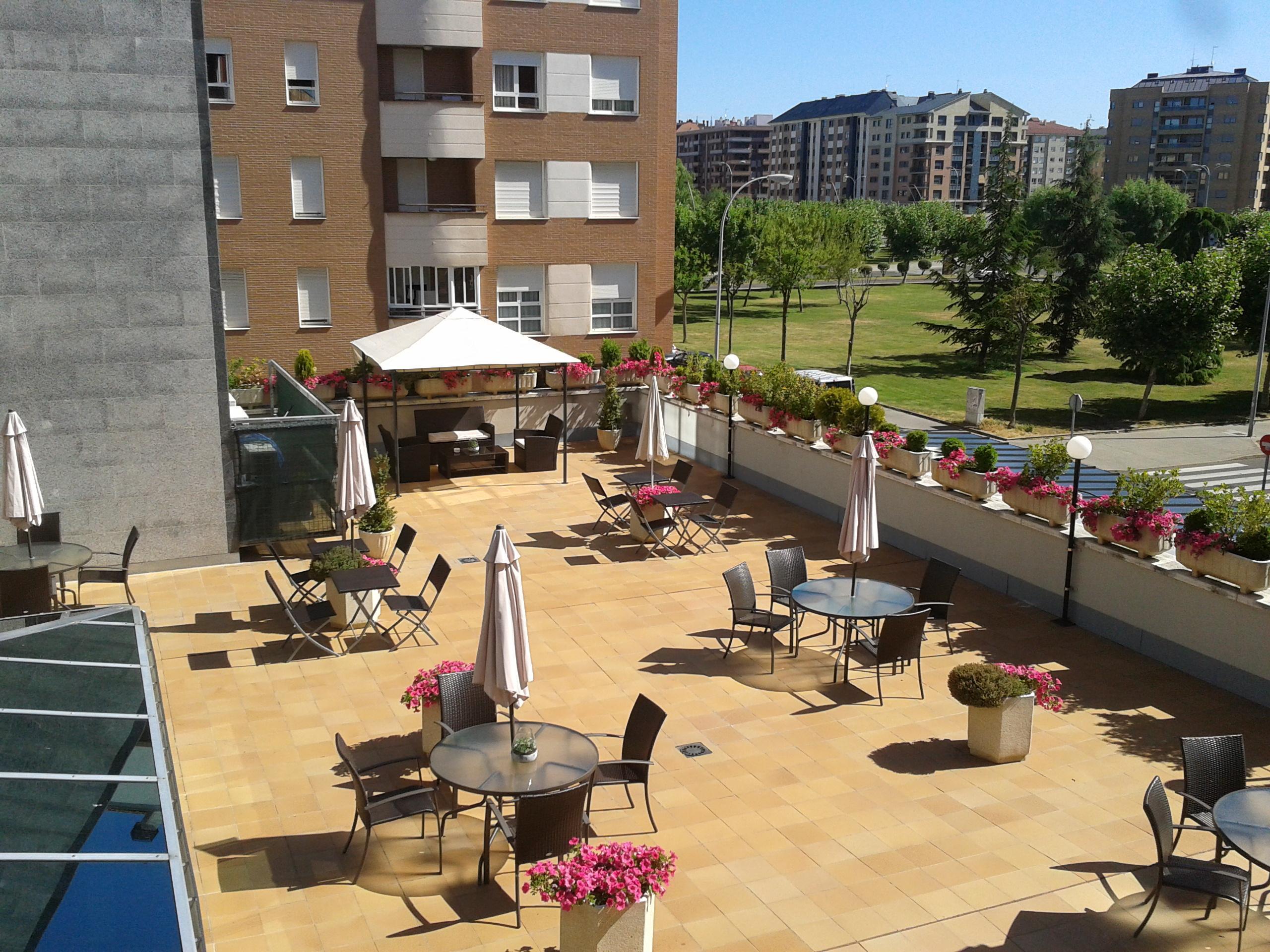 Hotel Fc Infantas De León Zewnętrze zdjęcie