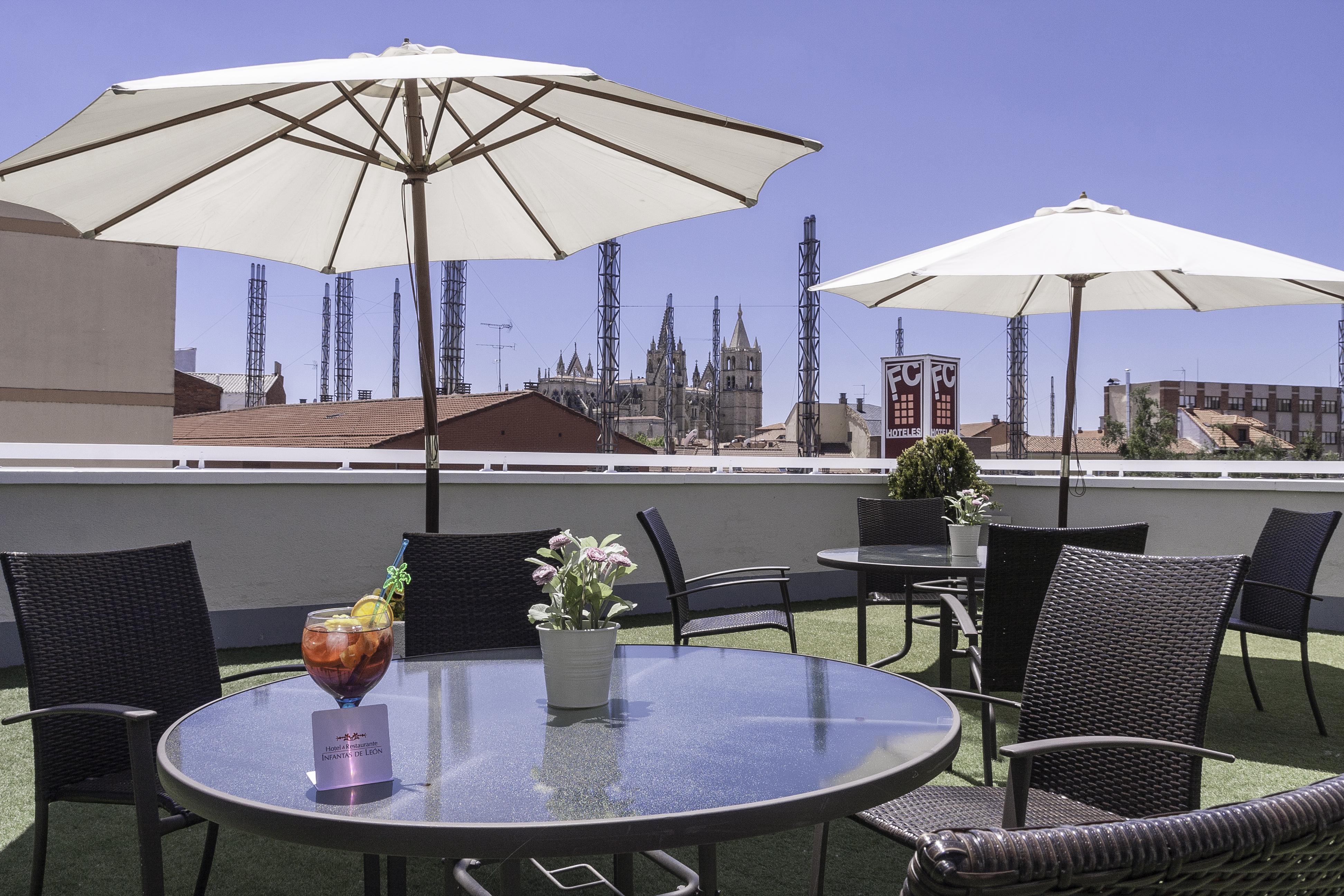 Hotel Fc Infantas De León Zewnętrze zdjęcie
