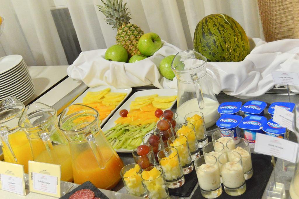 Hotel Fc Infantas De León Zewnętrze zdjęcie